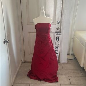 Elegant Red Strapless Gown